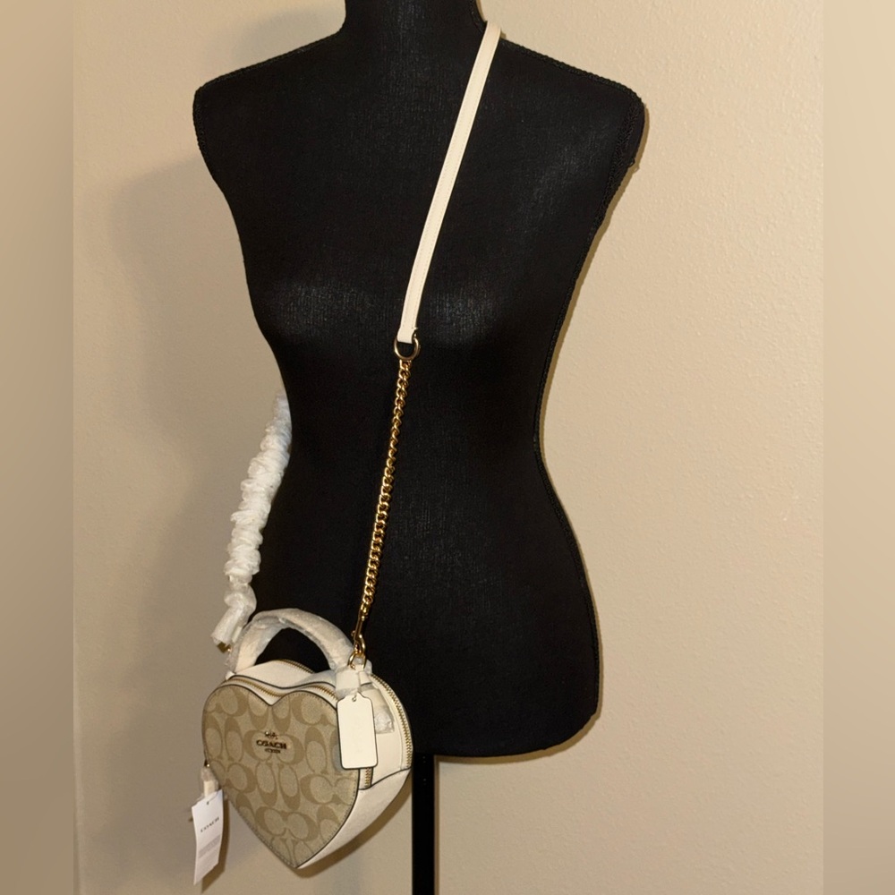 Coach - Heart Crossbody In Signature Canvas (NWT) - Picture 4 of 4